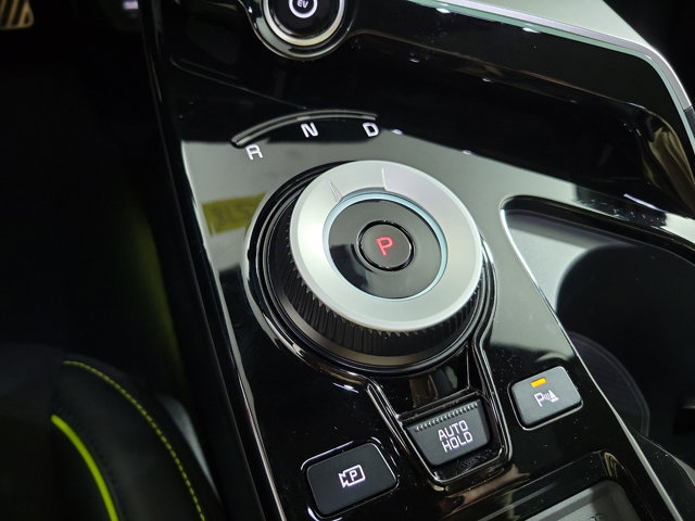 Vehicle image 11 of 24