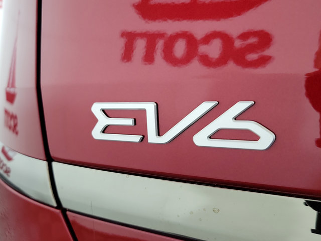 Vehicle image 22 of 24