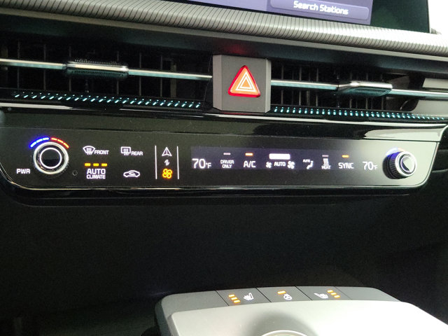 Vehicle image 12 of 24