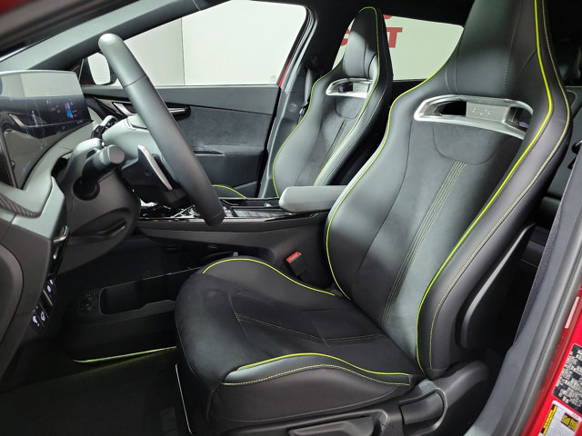 Vehicle image 9 of 24