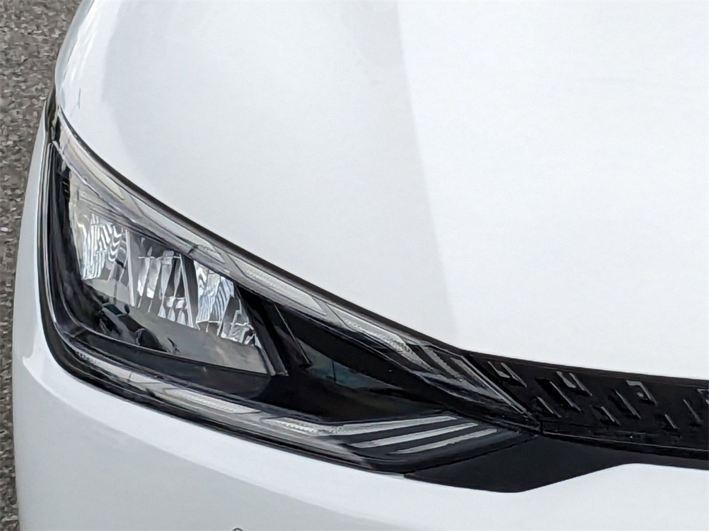 Vehicle image 10 of 36