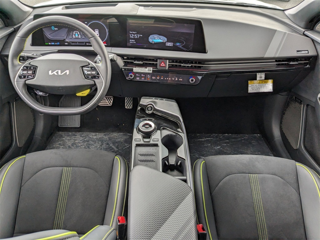 Vehicle image 19 of 36