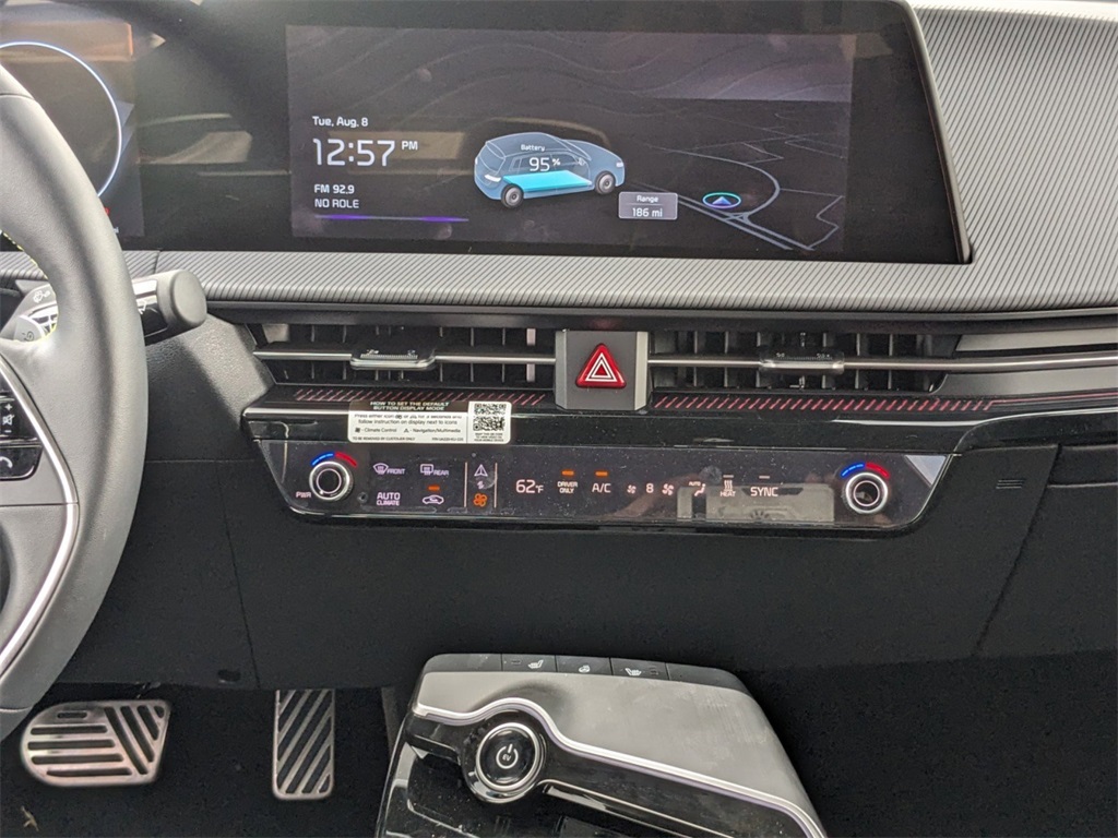 Vehicle image 22 of 36
