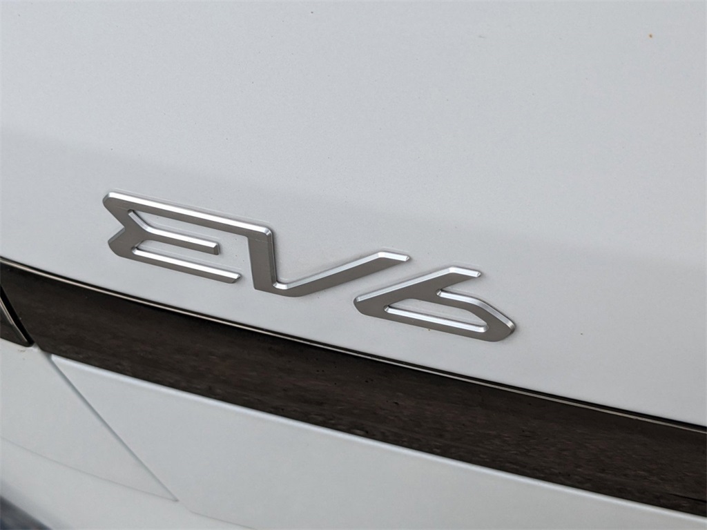 Vehicle image 13 of 36