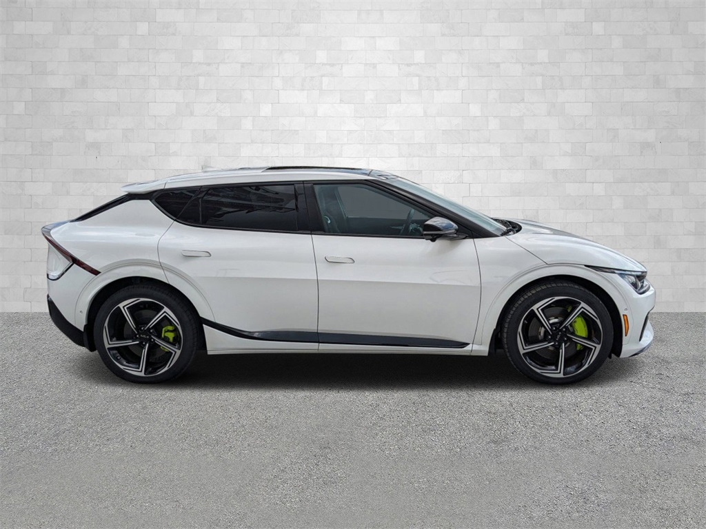 Vehicle image 4 of 36