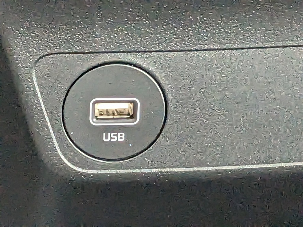 Vehicle image 27 of 36