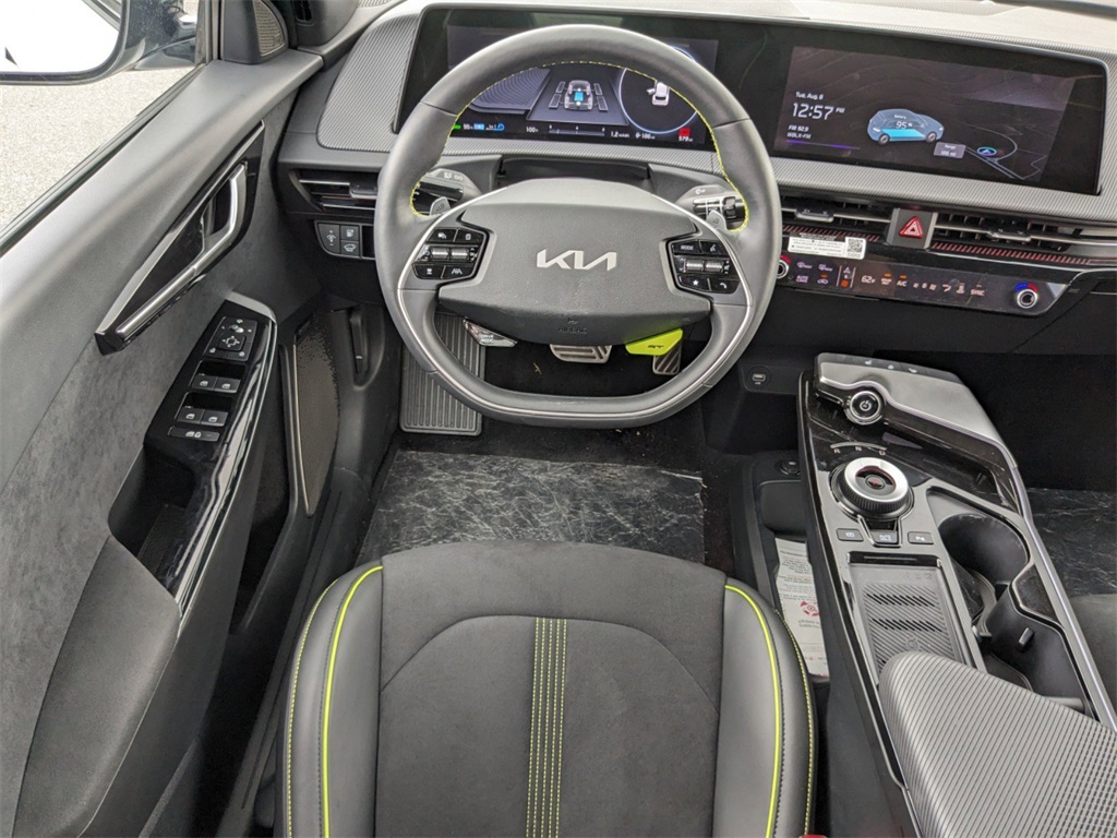 Vehicle image 20 of 36