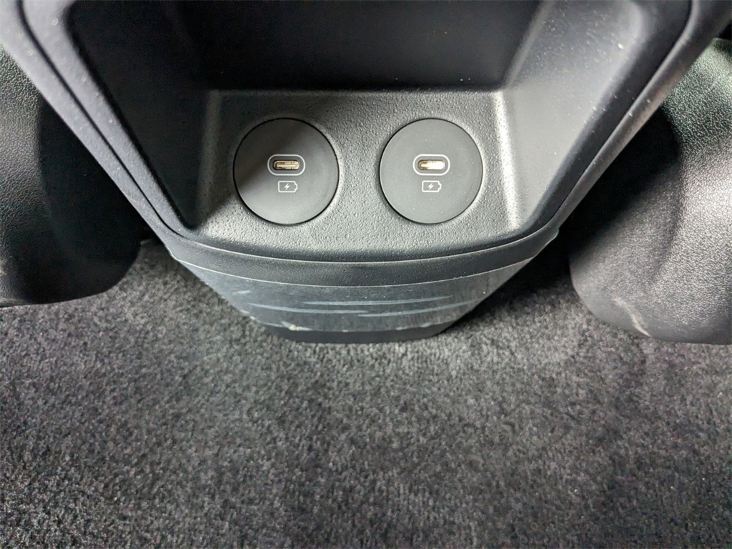 Vehicle image 18 of 36