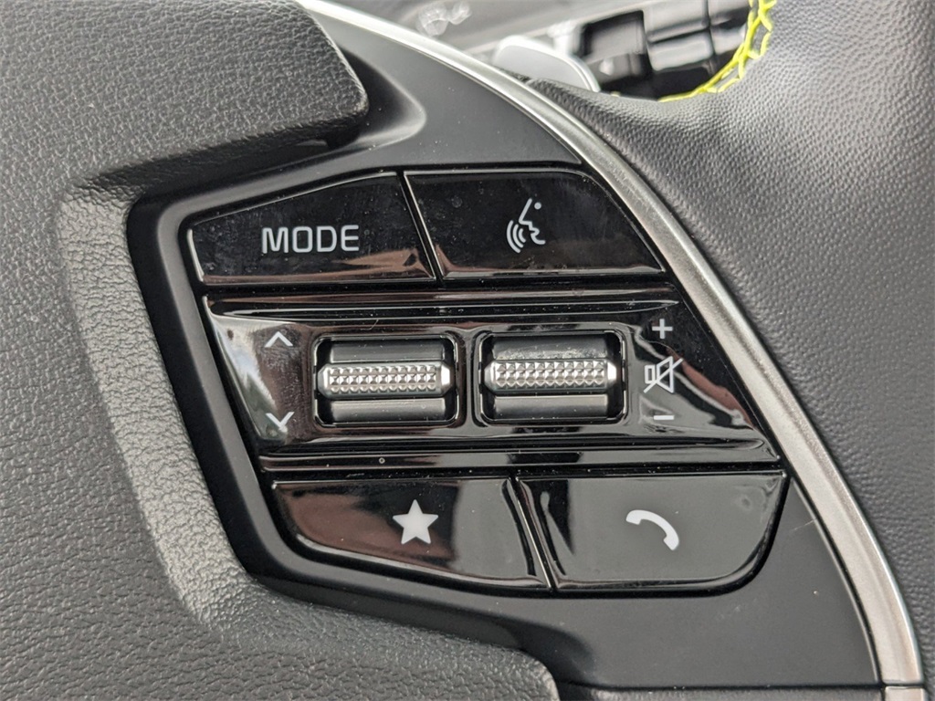 Vehicle image 31 of 36