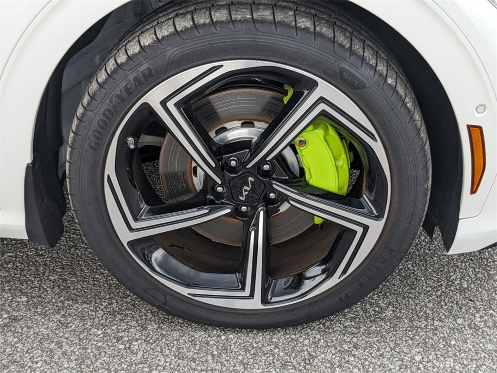 Vehicle image 11 of 36