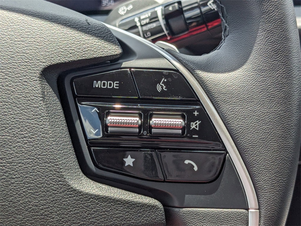 Vehicle image 22 of 27