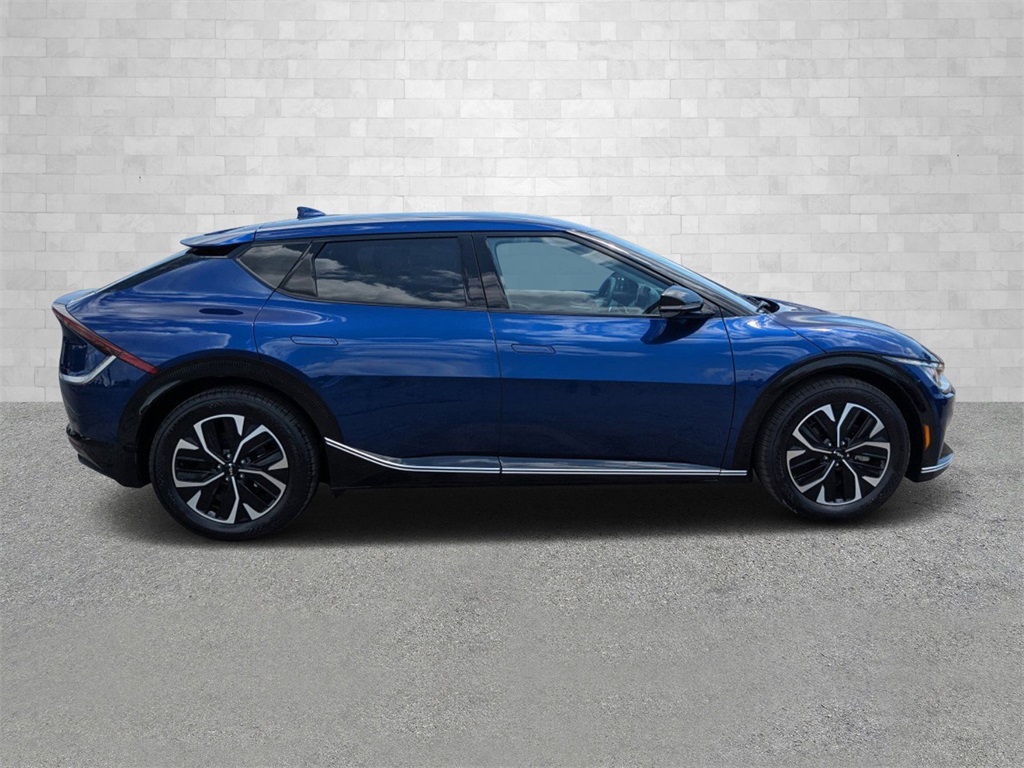Vehicle image 4 of 27