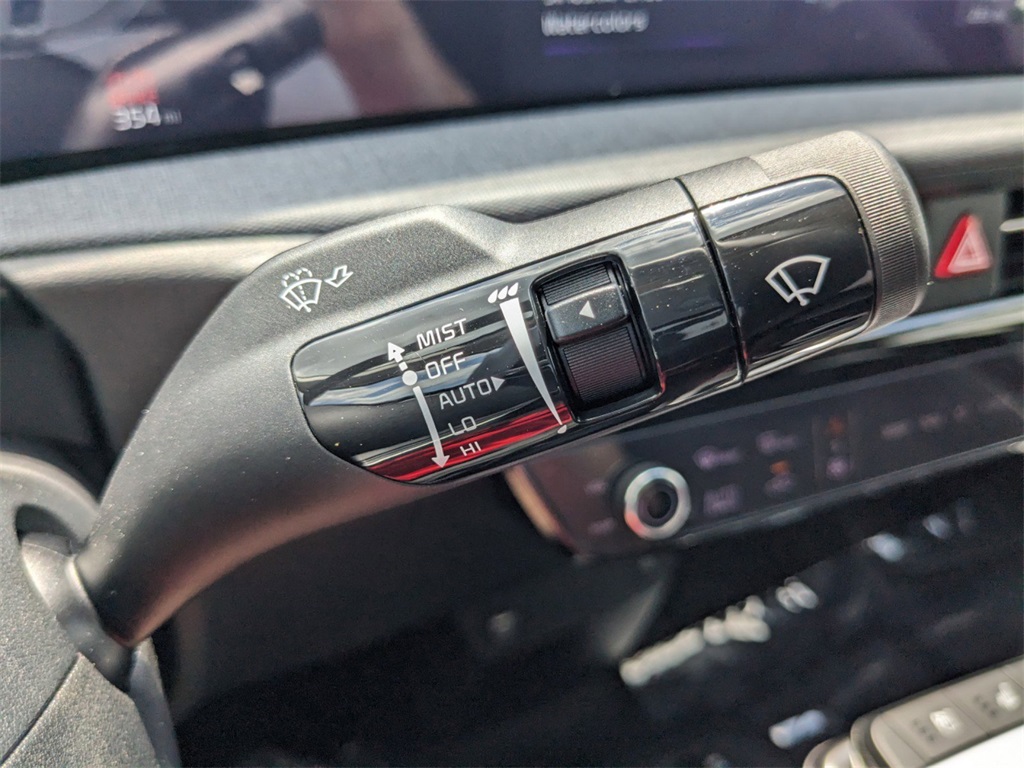 Vehicle image 24 of 27