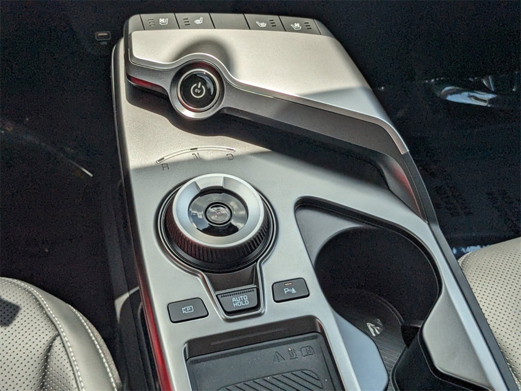 Vehicle image 18 of 27