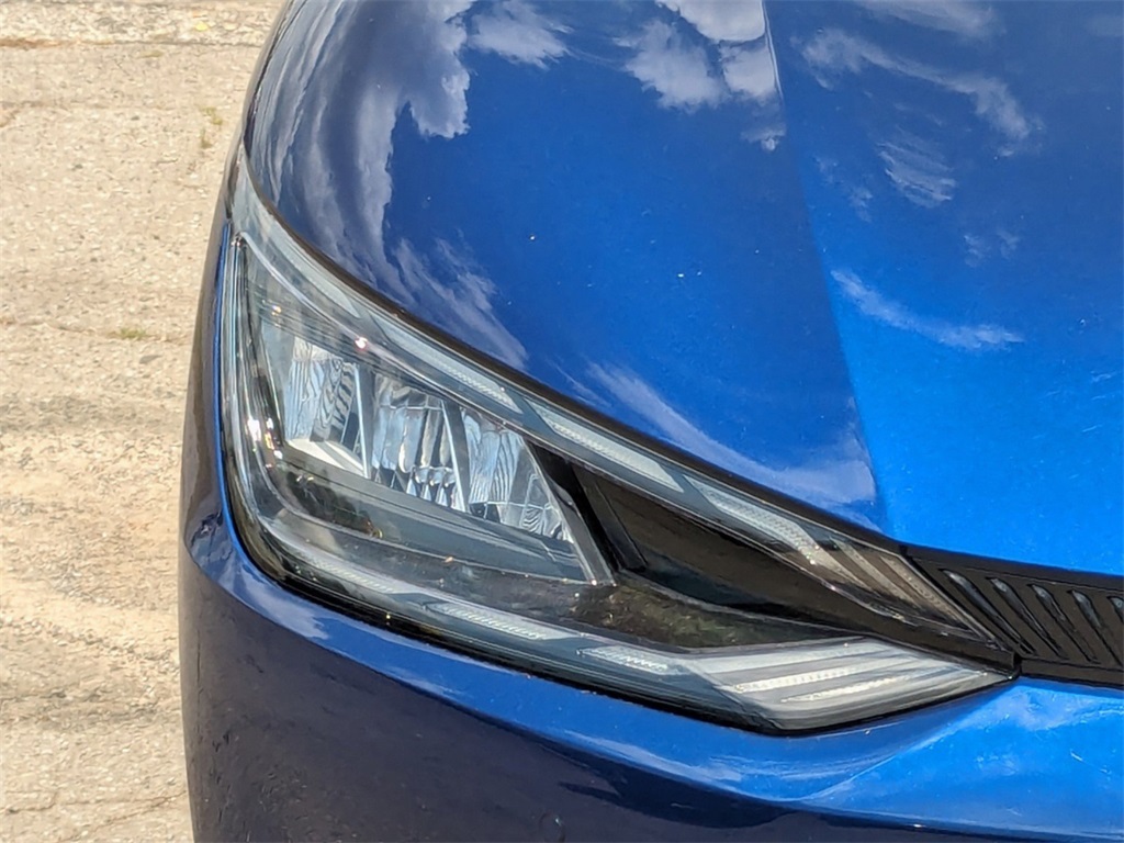 Vehicle image 9 of 27