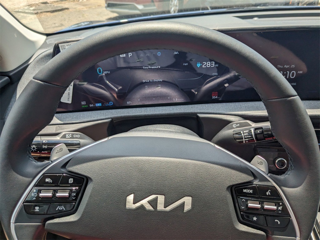 Vehicle image 15 of 27