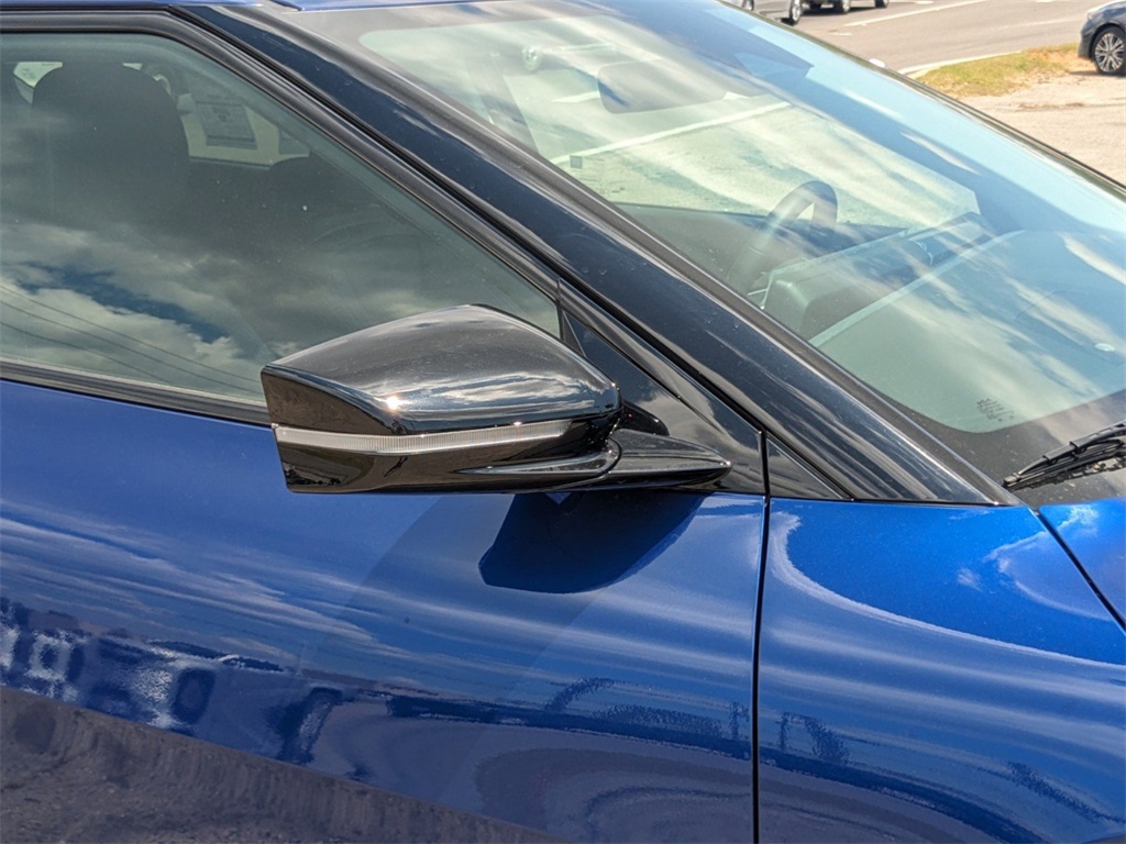 Vehicle image 11 of 27