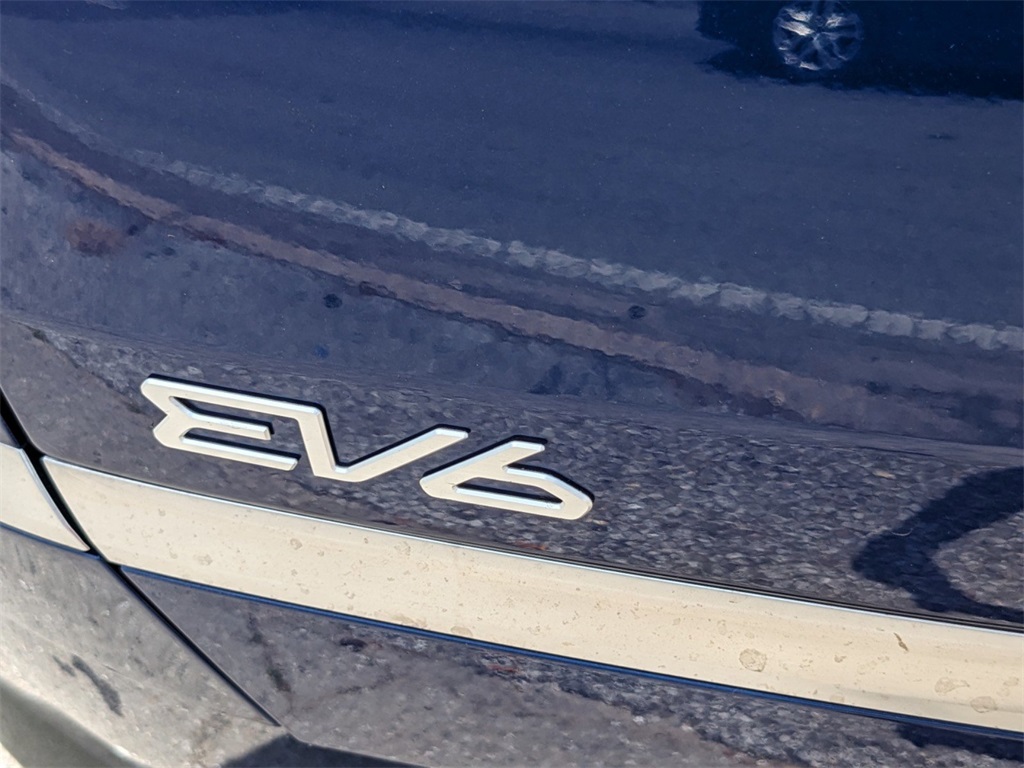 Vehicle image 12 of 27