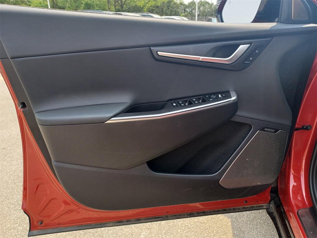 Vehicle image 17 of 29
