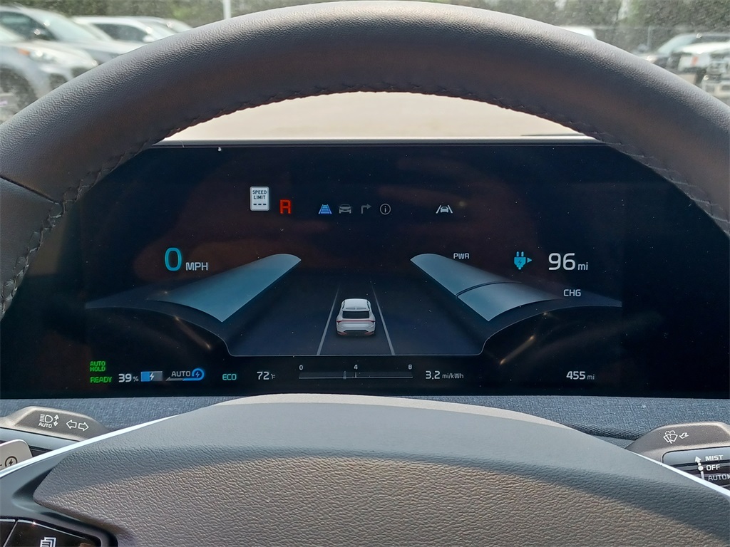 Vehicle image 28 of 29