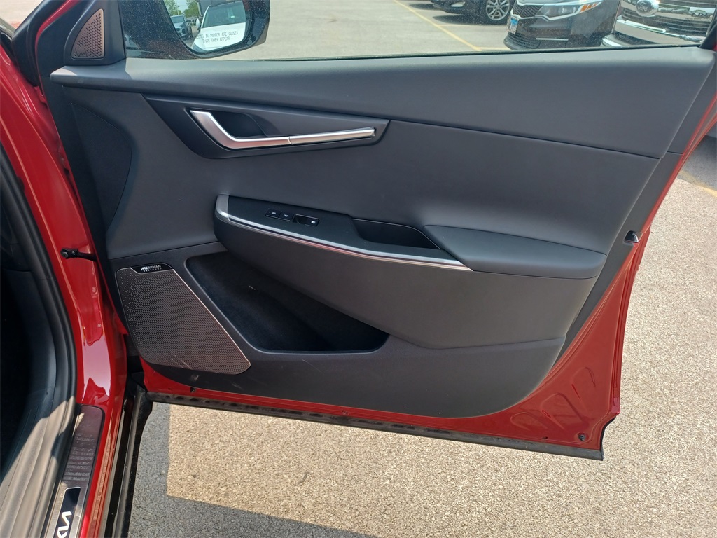 Vehicle image 8 of 29