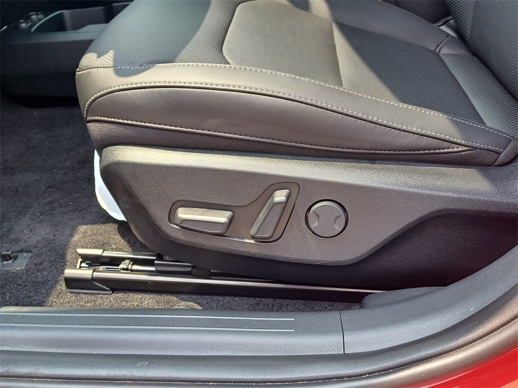 Vehicle image 19 of 29