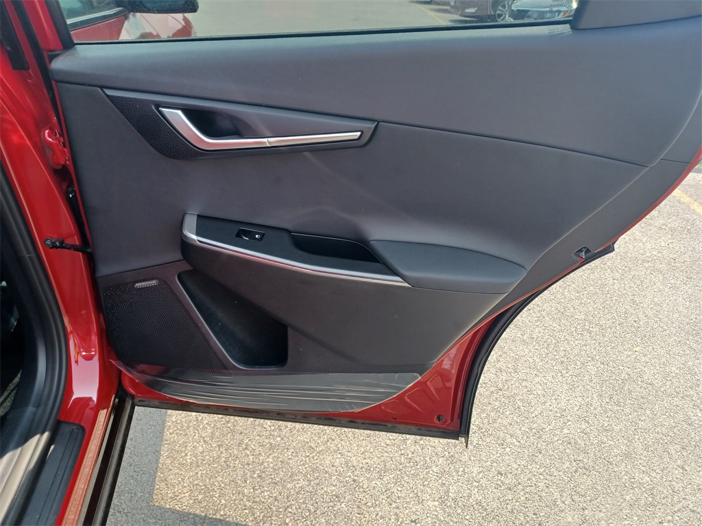 Vehicle image 11 of 29