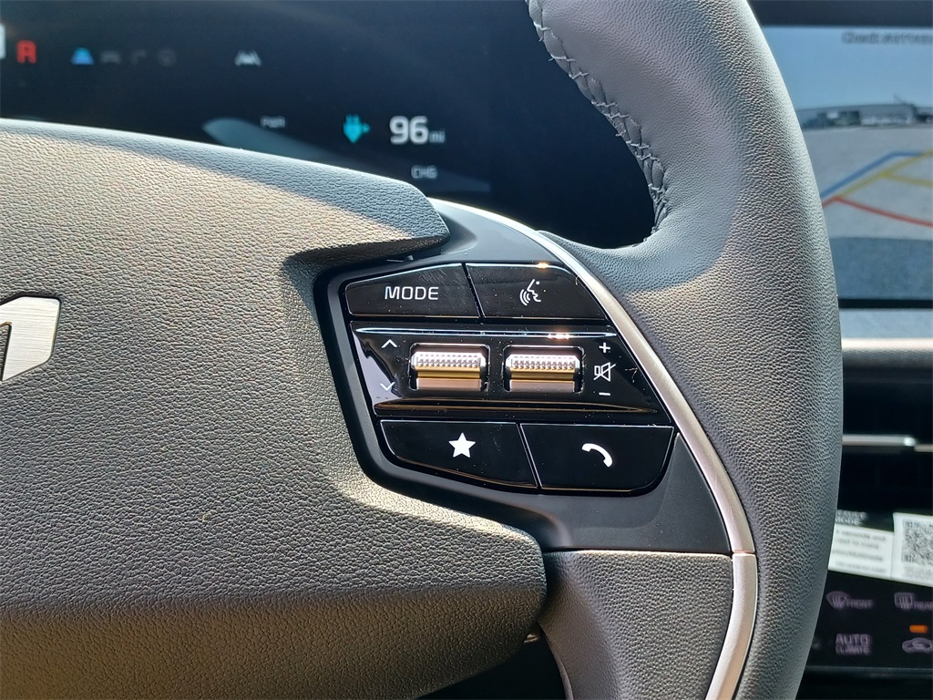 Vehicle image 26 of 29