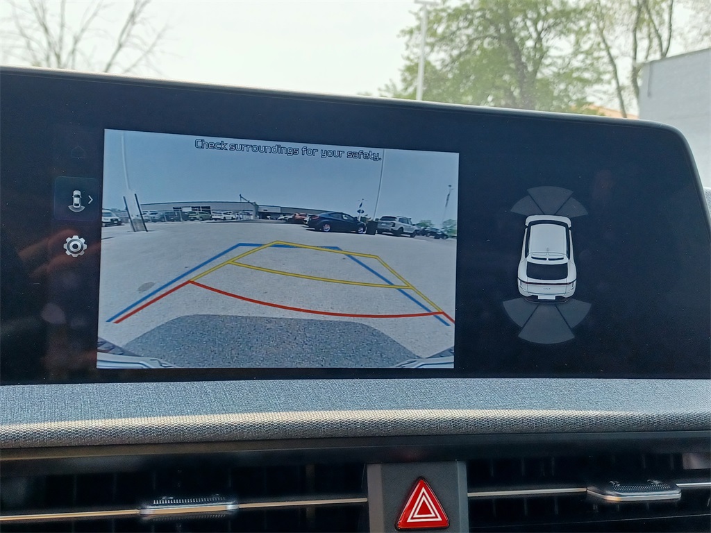 Vehicle image 23 of 29