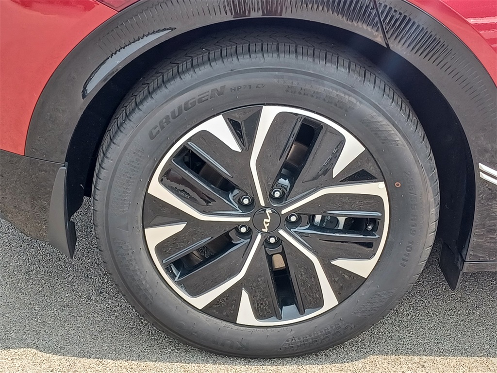 Vehicle image 7 of 29