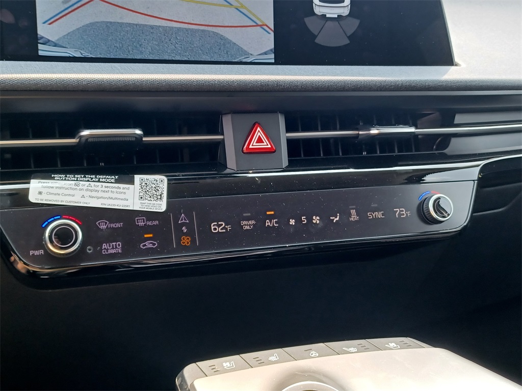 Vehicle image 24 of 29
