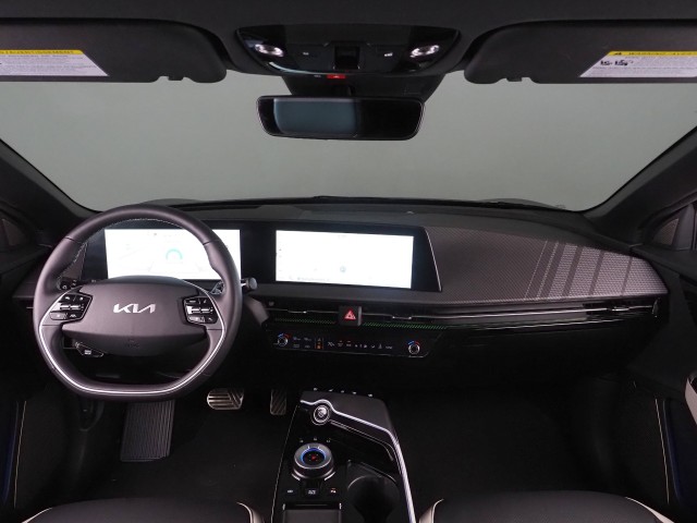 Vehicle image 19 of 75