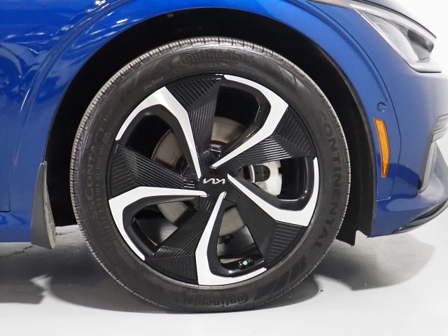 Vehicle image 60 of 75