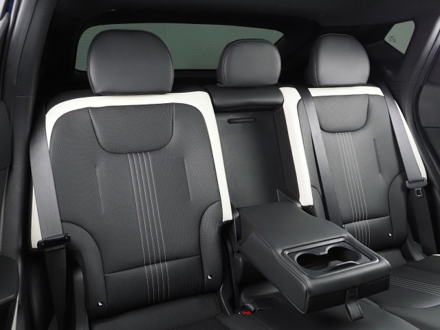 Vehicle image 25 of 75