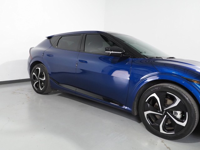 Vehicle image 13 of 75
