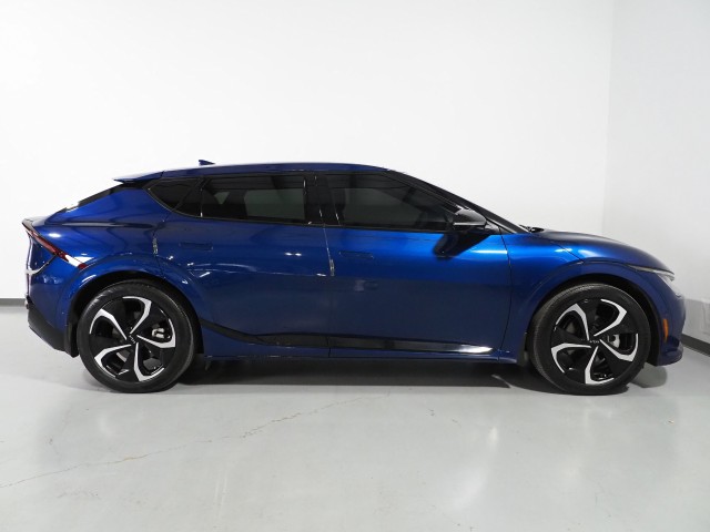 Vehicle image 7 of 75