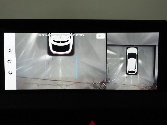 Vehicle image 40 of 75