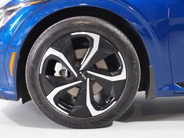 Vehicle image 62 of 75