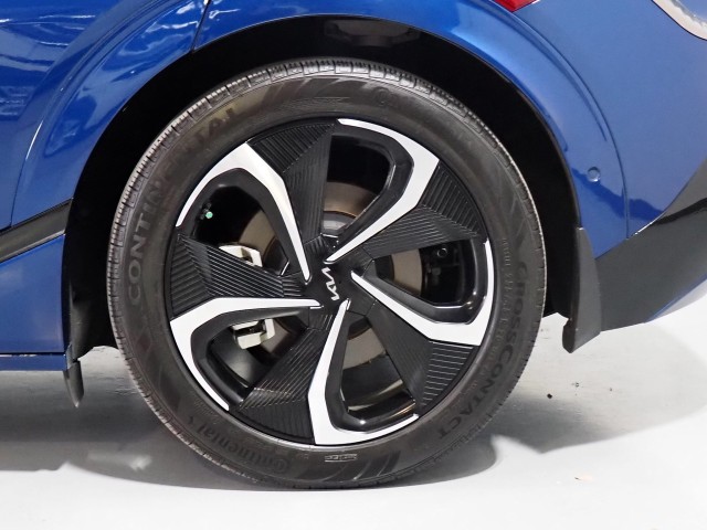 Vehicle image 61 of 75