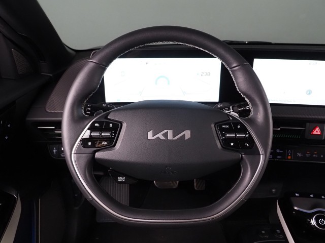 Vehicle image 26 of 75