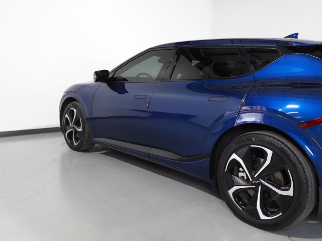 Vehicle image 16 of 75