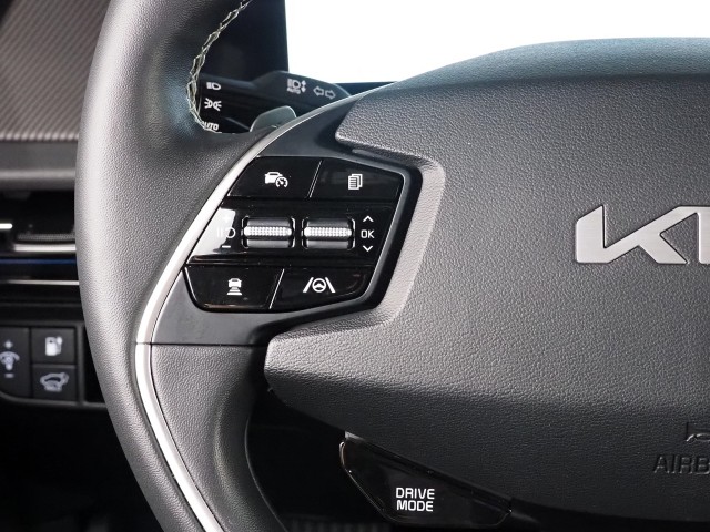 Vehicle image 31 of 75