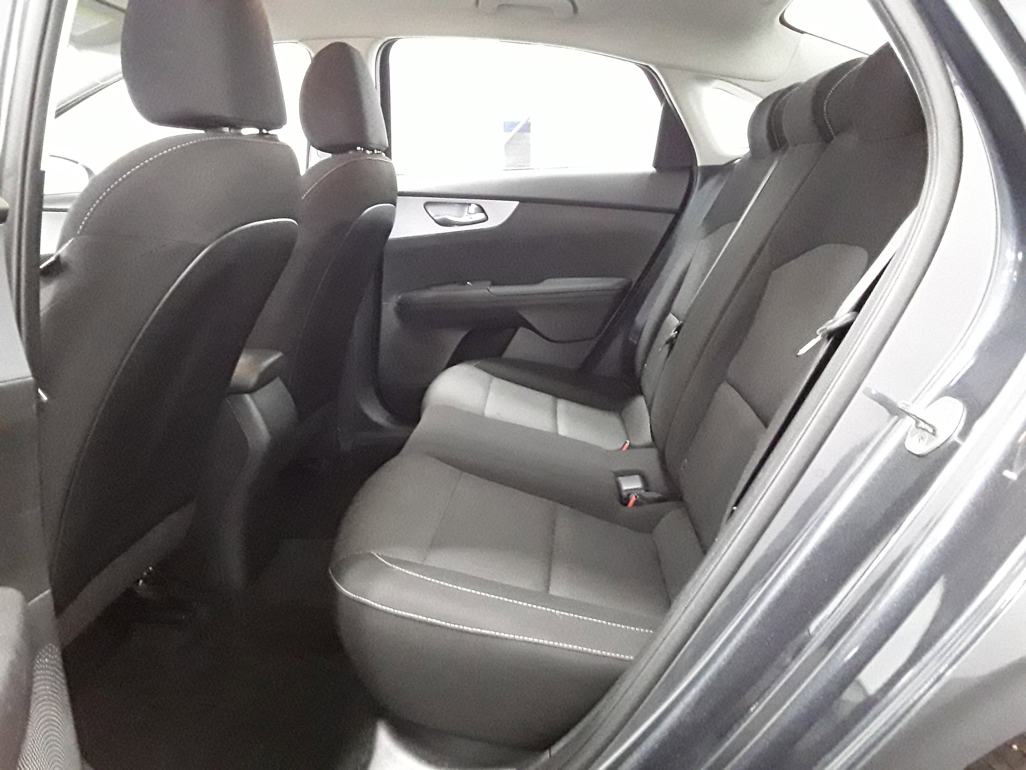 Vehicle image 11 of 34