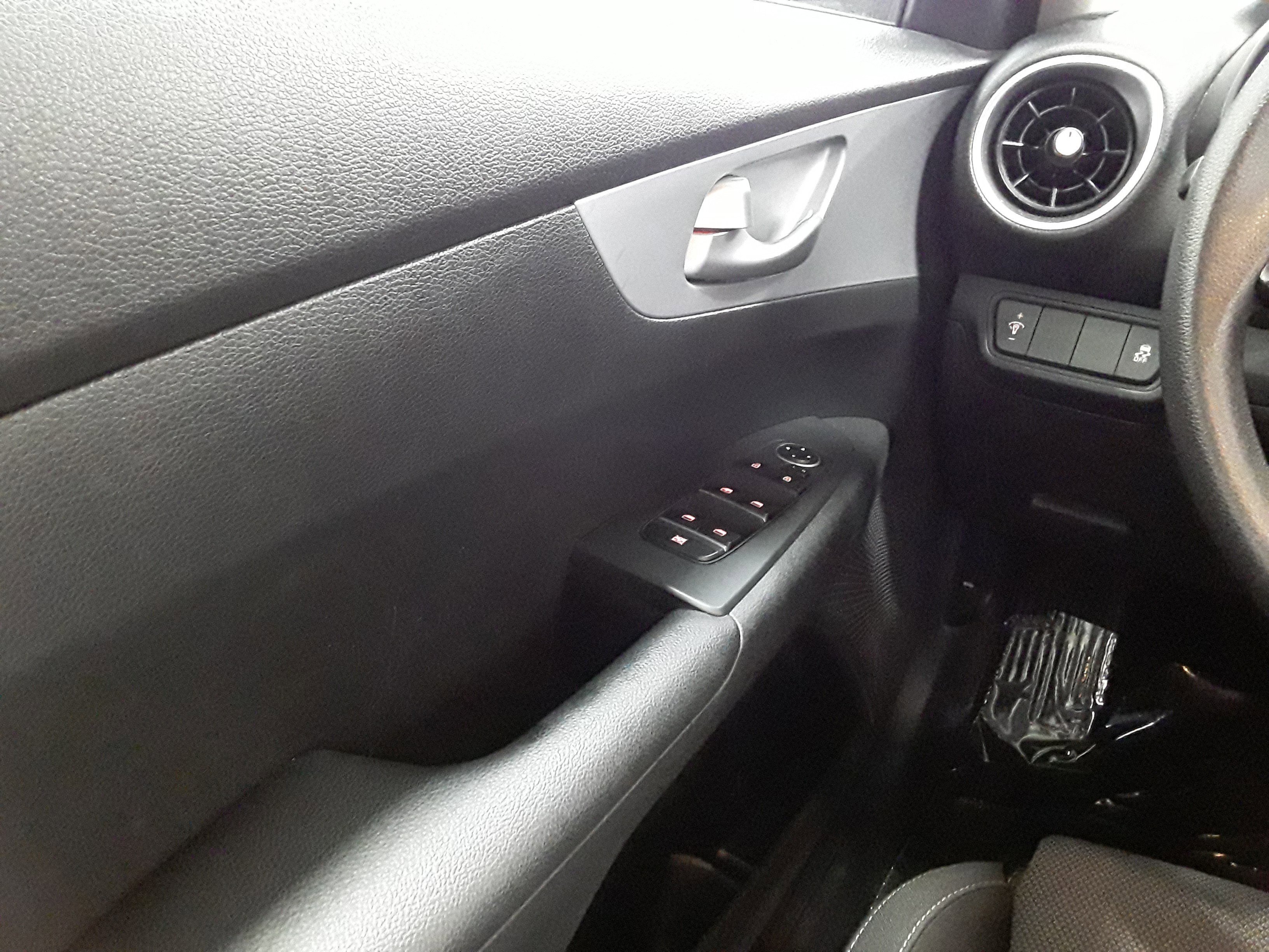 Vehicle image 24 of 34