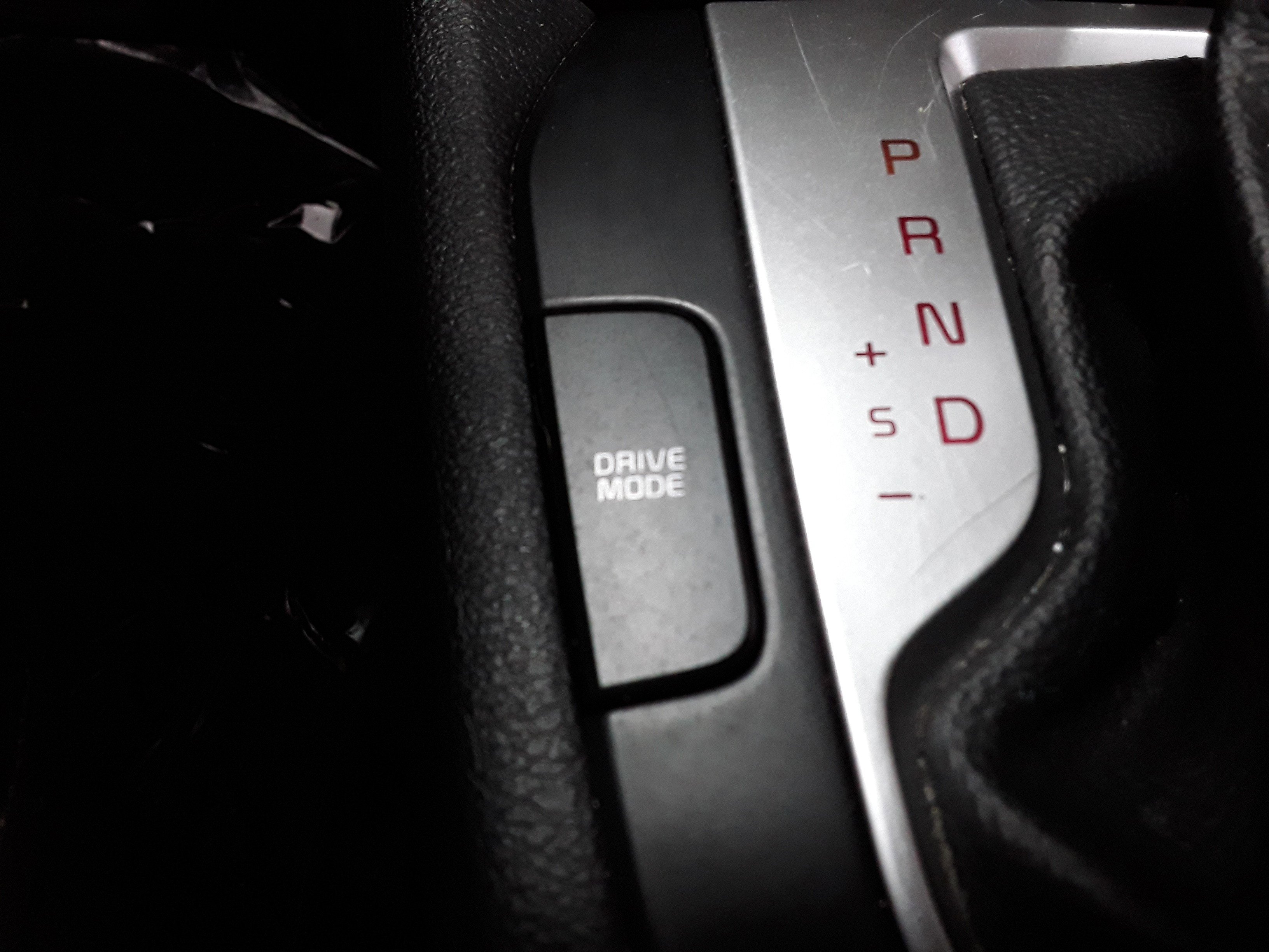 Vehicle image 21 of 34