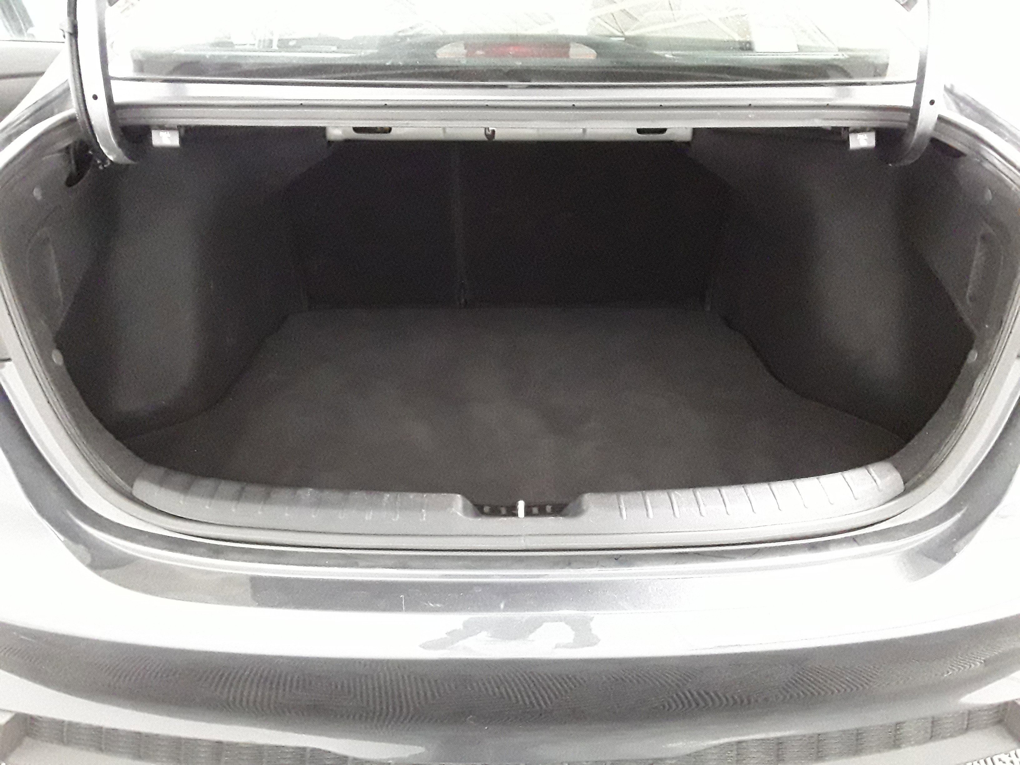 Vehicle image 9 of 34
