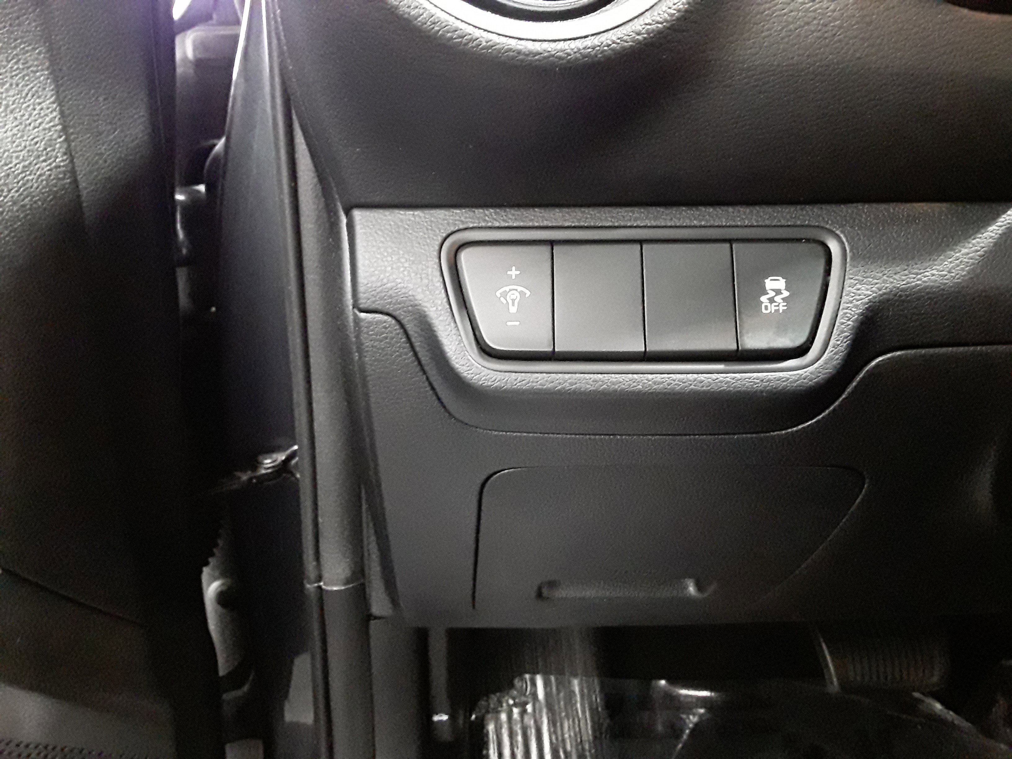 Vehicle image 26 of 34