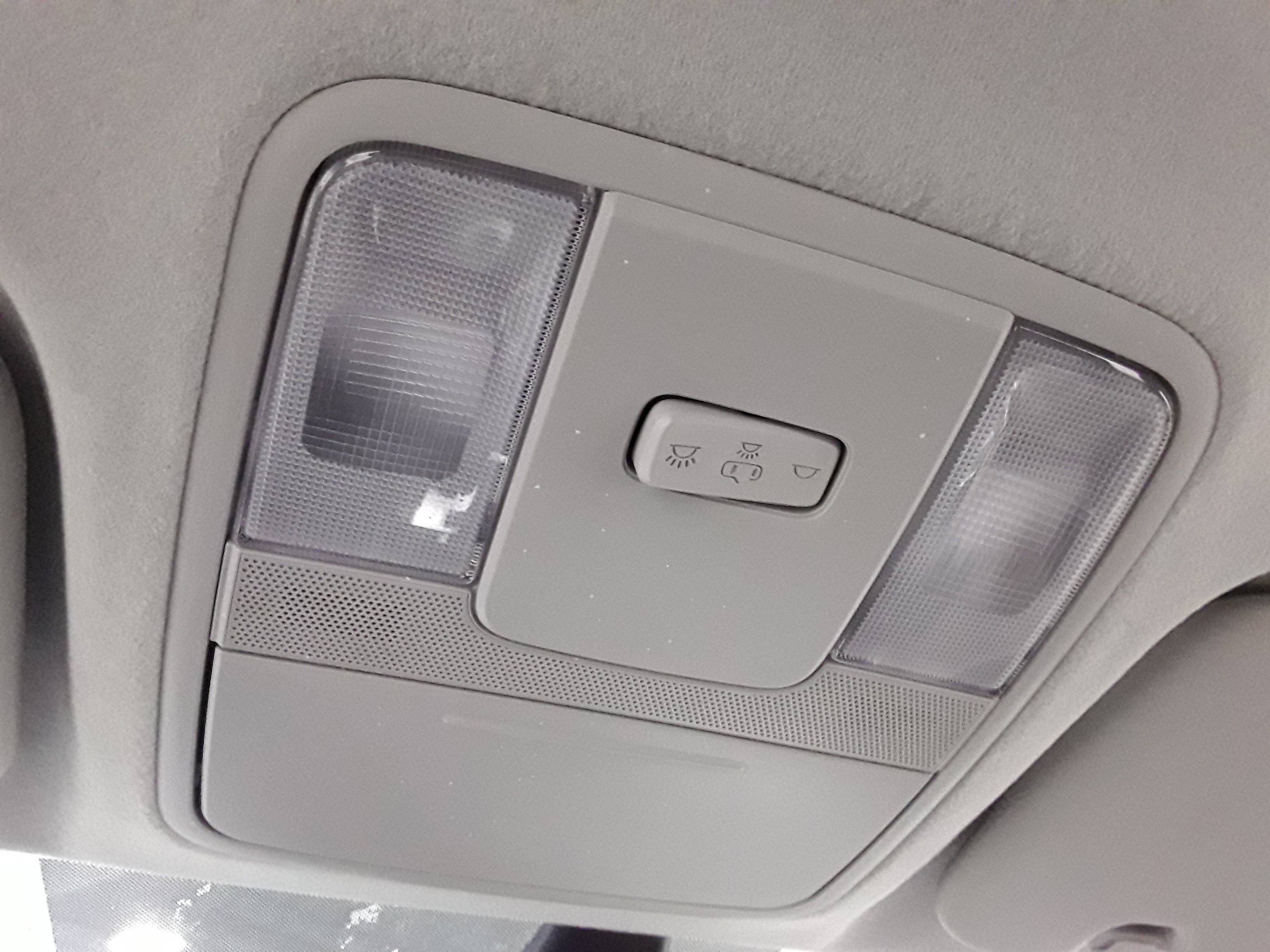 Vehicle image 28 of 34