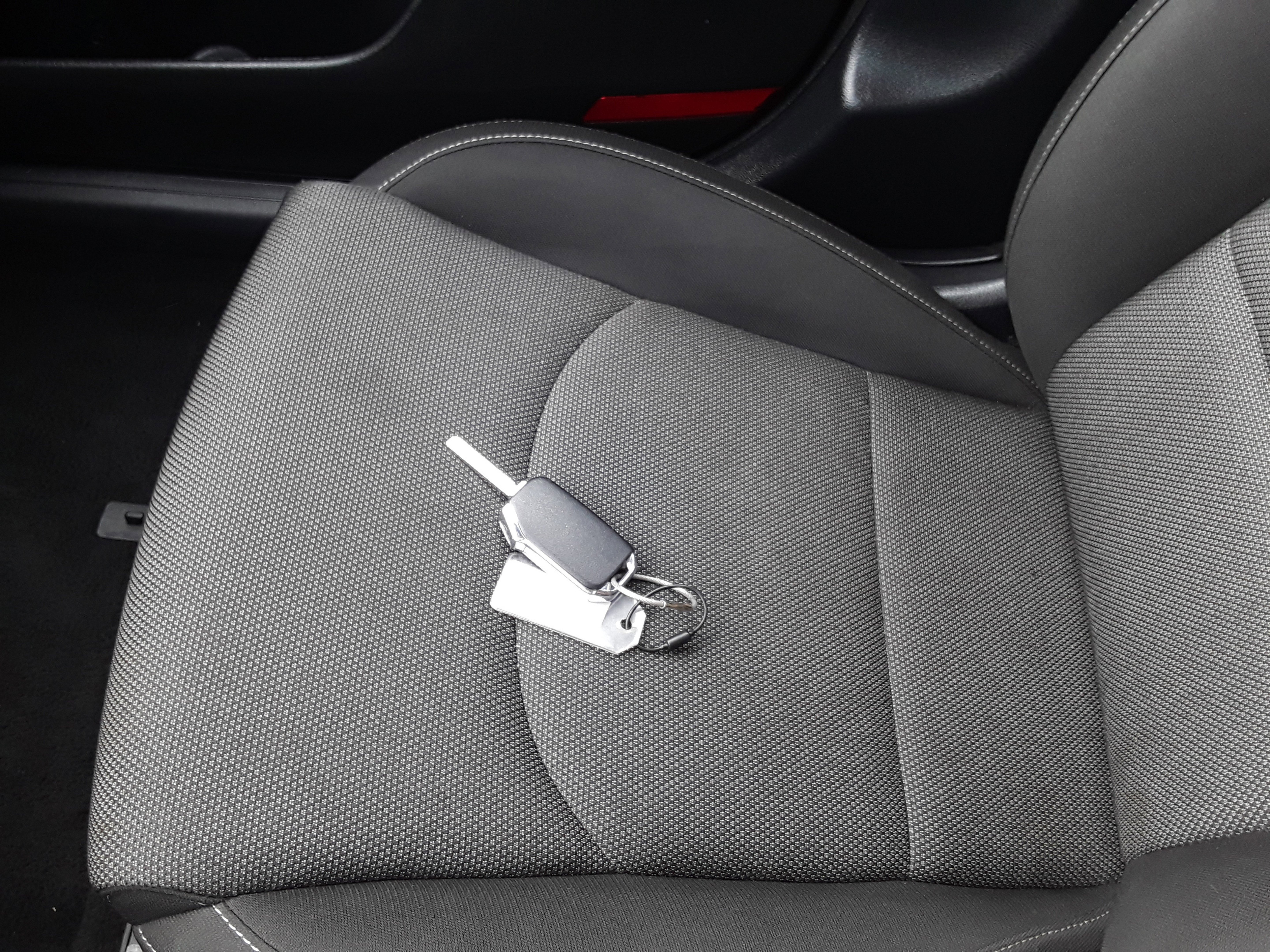 Vehicle image 15 of 19