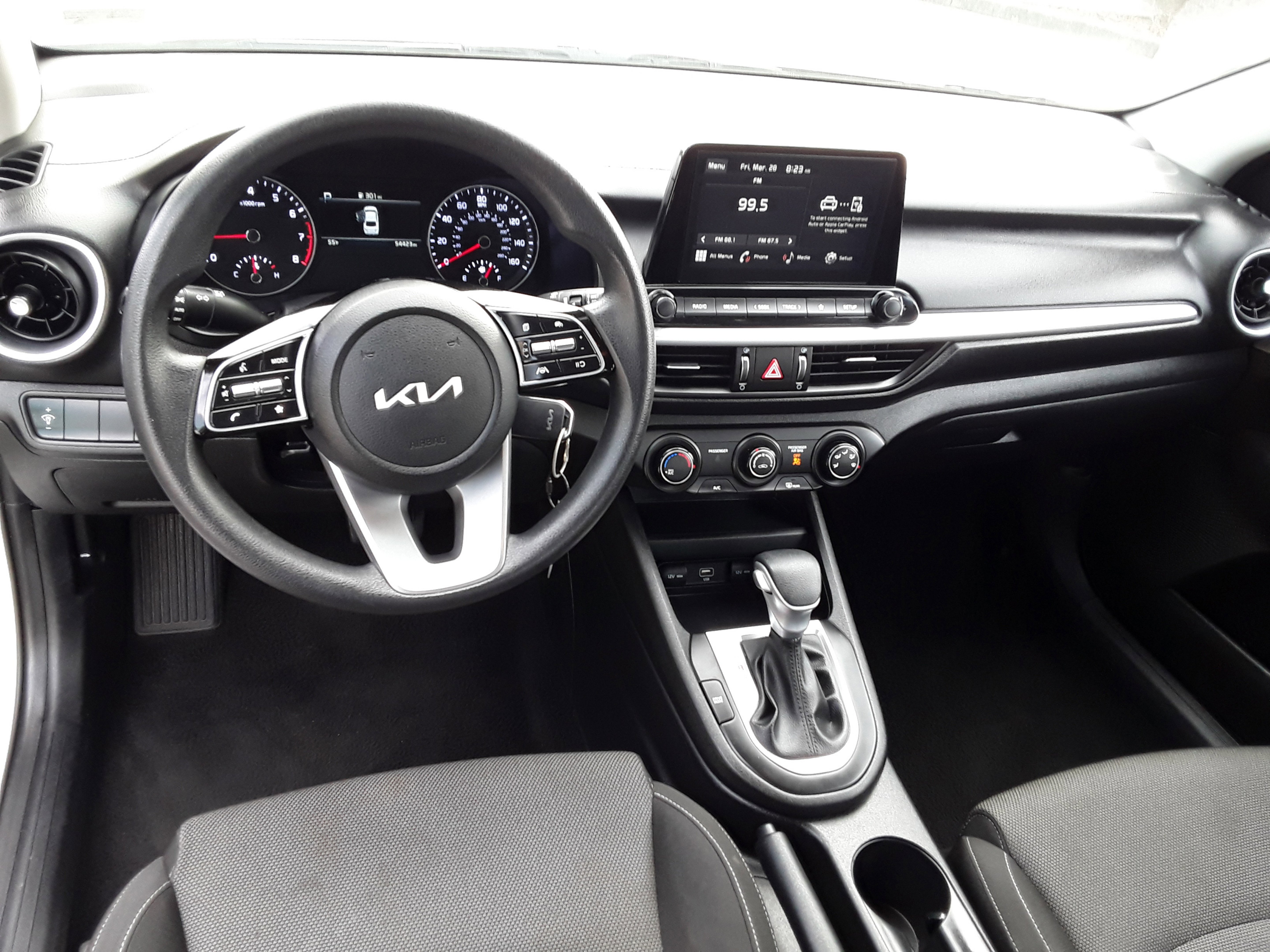 Vehicle image 9 of 19